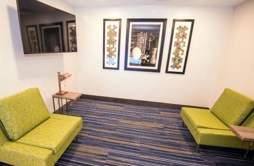 Hinton Hotel | Holiday Inn Express Hotel & Suites-Hinton by IHG