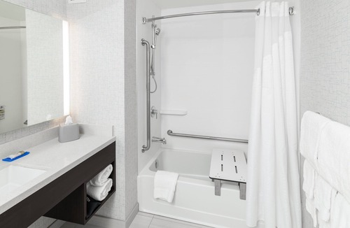 Saskatoon Hotel | Holiday Inn Express & Suites Saskatoon East - University by IHG