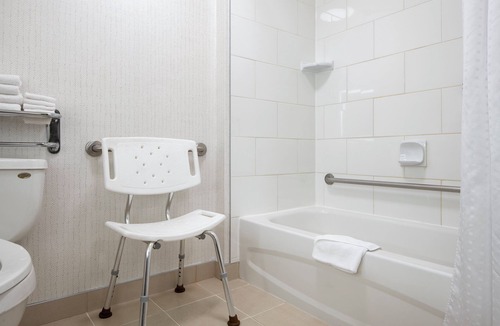 Kamloops Hotel | Holiday Inn Hotel & Suites Kamloops by IHG