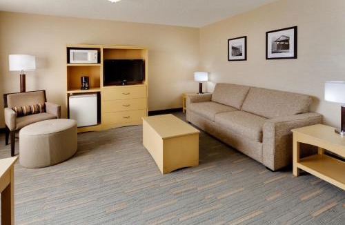 South Lethbridge Hotel | Holiday Inn Lethbridge by IHG