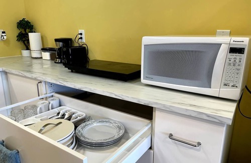 Fort Gary Apartment | HOME AWAY FROM HOME