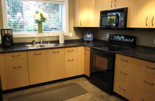 Victoria Apartment | Home Away From Home - King Bed - Rare opening due to cancellation
