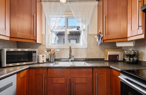 Southeast Calgary House | Home Away From Home » Pet Friendly » Work Space