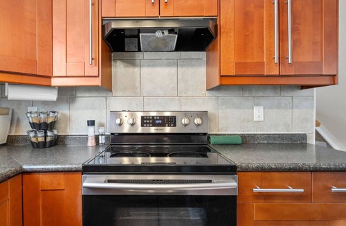 Southeast Calgary House | Home Away From Home » Pet Friendly » Work Space