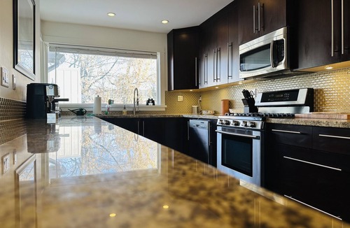 South Central House | Home Close to Beach and Downtown. Licensed short term rental.