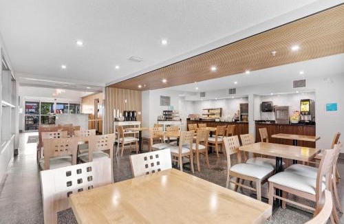 Lloydminster Hotel | Home Inn and Suites Lloydminster