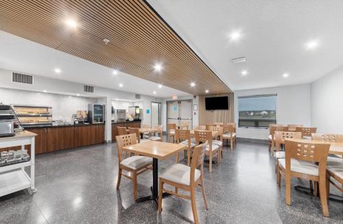 Lloydminster Hotel | Home Inn and Suites Lloydminster