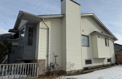 Citadel House | Home Inn Calgary Country Hills