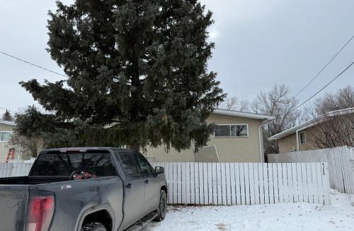 Dalhousie House | Home Inn Calgary Dalhousie 2