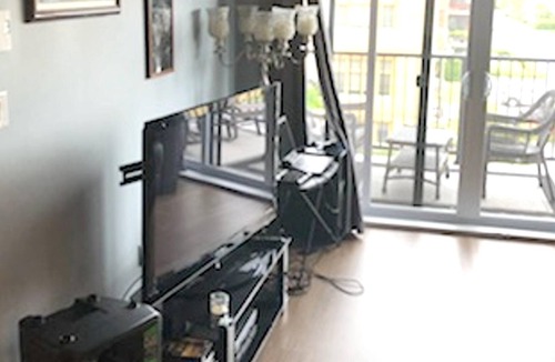 Brossard Apartment | Homerez - Spacious appartement for 3 ppl. with terrace and balcony at Brossard