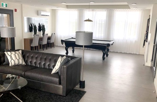 Brossard Apartment | Homerez - Spacious appartement for 3 ppl. with terrace and balcony at Brossard