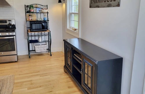 Stratford Apartment | Homestead 1810 - beautiful farmhouse suite minutes from Charlottetown