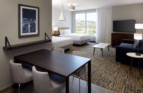 Cote-Des-Neiges—Notre-Dame-De-Grace Hotel | Homewood Suites by Hilton Montreal Midtown, Quebec, Canada