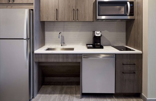 Cote-Des-Neiges—Notre-Dame-De-Grace Hotel | Homewood Suites by Hilton Montreal Midtown, Quebec, Canada