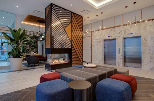 Chinatown Hotel | Homewood Suites By Hilton Montreal Downtown