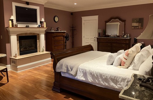 Dufferin Bed & Breakfast | Honeymoon Suite w/private deck over looking St Croix River.