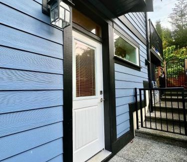 Regional District of Nanaimo Apartment | Hope's Happy Suite