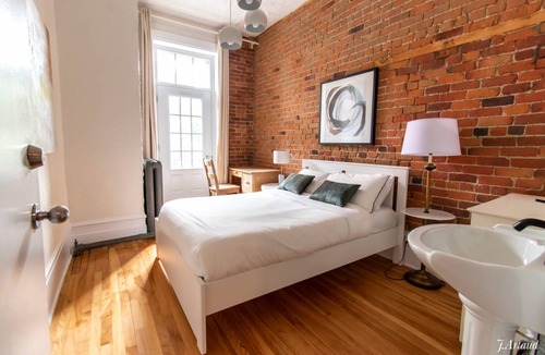 Quartier des Spectacles Hostel | Hostel ∙ 8 guests