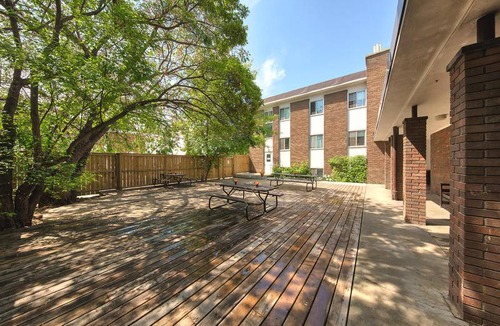 Whyte ave Hostel | Hostel ∙ 8 guests