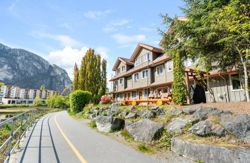 Squamish Hostel | Hostel ∙ 8 guests