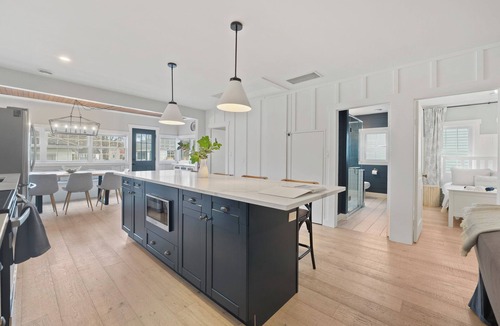 Fort Erie House | Hot Tub Haven! Steps to Bay Beach! Guest favourite