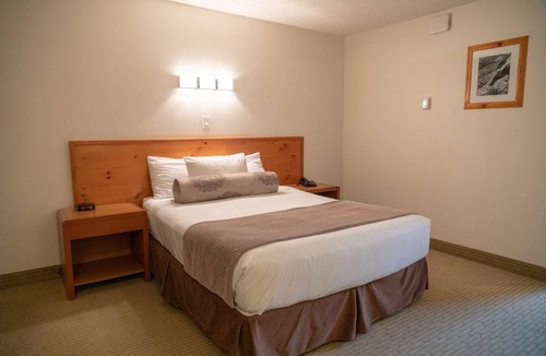 Canmore Hotel | Hotel ∙ 1 bedroom ∙ 2 guests