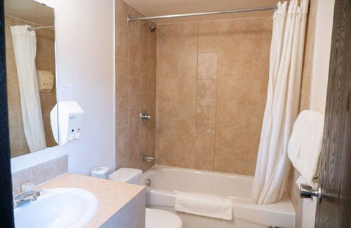 Canmore Hotel | Hotel ∙ 1 bedroom ∙ 2 guests