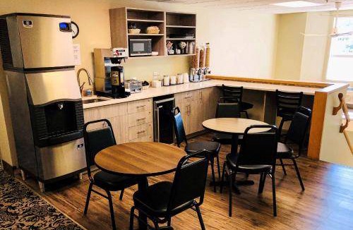 Okotoks Hotel | Hotel ∙ 8 guests