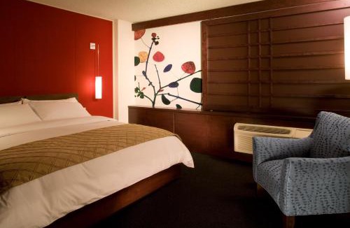 The Triangle Hotel | Hotel Ruby Foo's