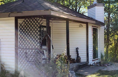 Parkland County House | House ∙ 1 bedroom ∙ 2 guests