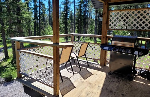 Nordegg House | House ∙ 1 bedroom ∙ 4 guests