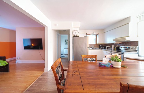 Montreal House | House in Center Brossard-mins to REM station/hwy