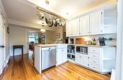 Waterford Valley House | House Patrick 4bds Loft Style Parking