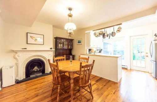Waterford Valley House | House Patrick 4bds Loft Style Parking