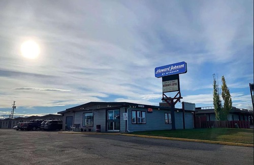Grande Prairie Hotel | Howard Johnson by Wyndham Grande Prairie
