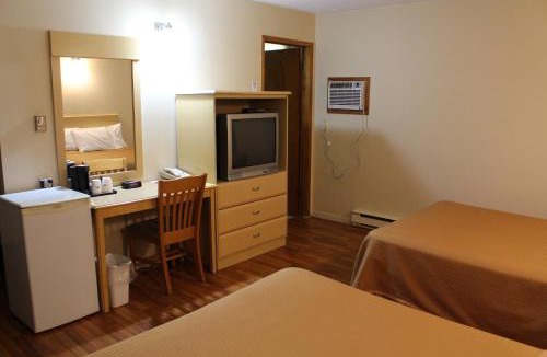 Woodstock Hotel | Howard Johnson by Wyndham Woodstock NB