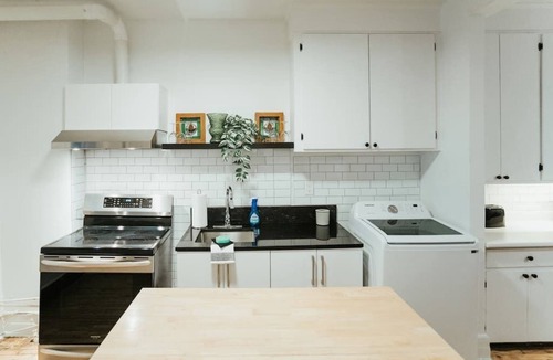 Verdun Apartment | HRésidence Cozy 3 Bedroom: The Heart of Wellington