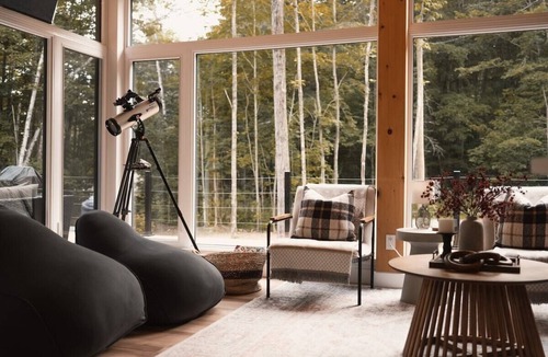 Amherst Ski Chalet | Hubble Tremblant · Starry Tremblant l Design View Spa Lake Beach