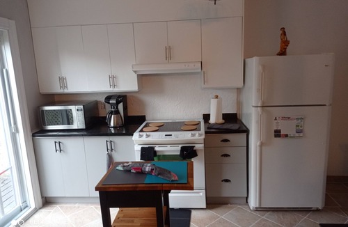 Cote-Saint-Paul Apartment | Huge 2-level house- NEGOTIABLE- 5-Comfortable-10 minutes from Jolicoeur metro station