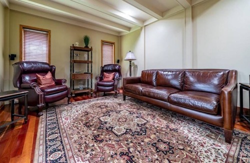 Selkirk House | Huge Gorgeous River View Home In East Selkirk
