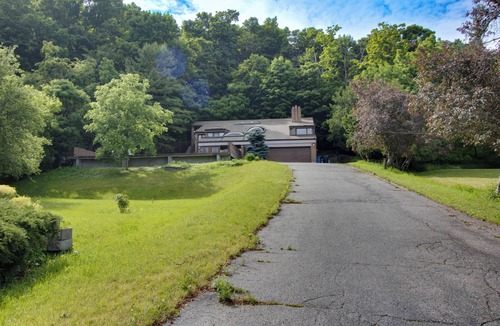 Scarborough House | Huge house near bluffers park and beach, 25 minutes to Toronto downtown.