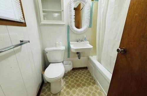 Port Stanton Hotel | Huge lakefront room, pool, hottub, sauna #10