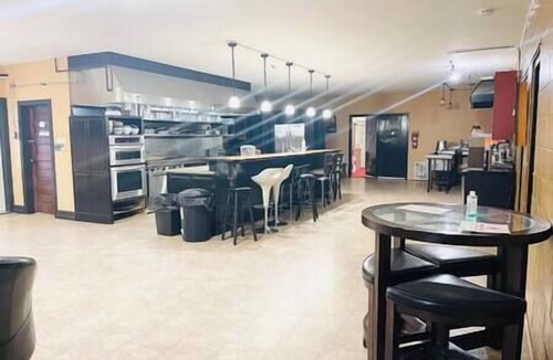 Port Stanton Hotel | Huge lakefront room, pool, hottub, sauna #10