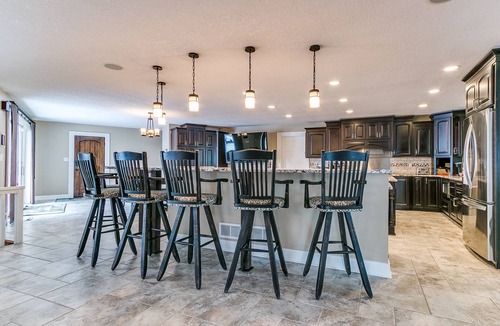 Webster City House | Huge Retreat with Heated Pool And Hot Tub by Briggs Woods Walking Trail and Golf