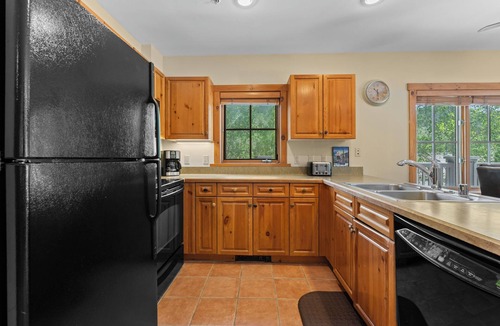 River Run Condo | Huge Wraparound Balcony w/Beautiful Views, King Bed, Walk to Lifts, Views