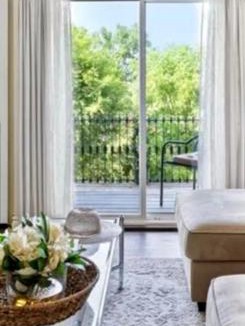 Historic Old Town Bed & Breakfast | Hummingbird Haven Bed & Breakfast Luxury Suite With Terrace & Seasonal Lake Views Located in Historic Old Town Niagara-On-The-Lake