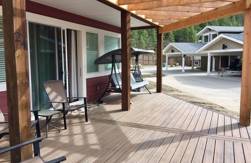 Swansea Point House | Hummingbird Resort Home on Mara Lake
