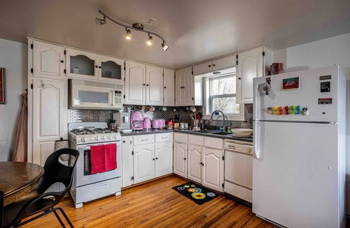 Downtown St. John's Cottage | Iconic Battery Cottage|Signal Hill|Sea&City Views