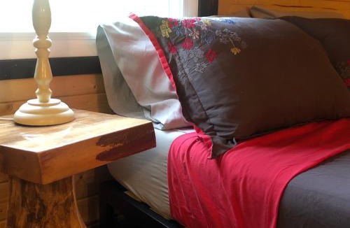 Nelson House | Idyllic Cabin Retreat Only 5 Minutes Away From Nelson