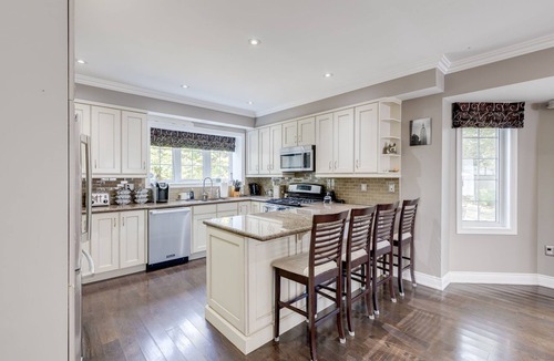 Scarborough House | Idyllic & Spacious 4BR Home with Private Backyard!